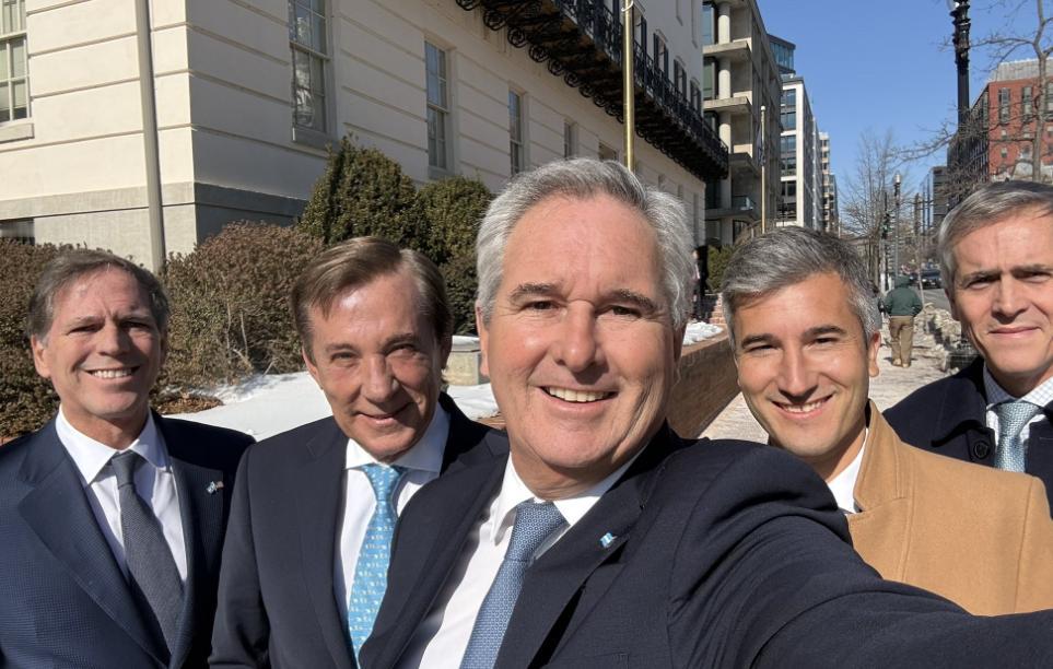 阿根廷跟美国签署矿产协议之后，第一件事不是回去开派对，而是直接喊话中国自己这个行