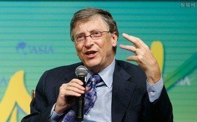 美国彻底慌了？！比尔·盖茨抛出惊人言论，振聋发聩！他说：“任何说美国持续领先中国