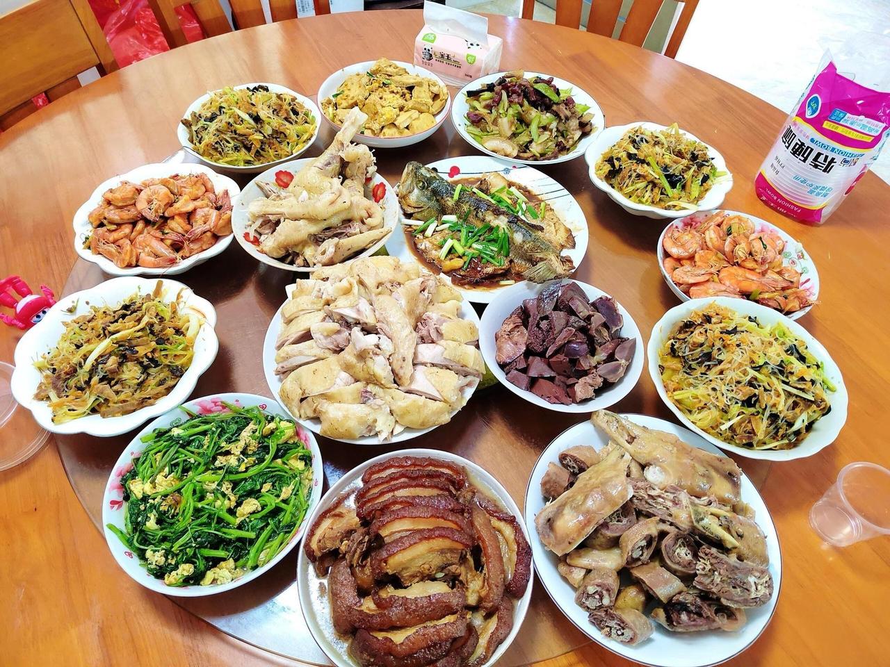 放假回村就是挨家挨户各种吃