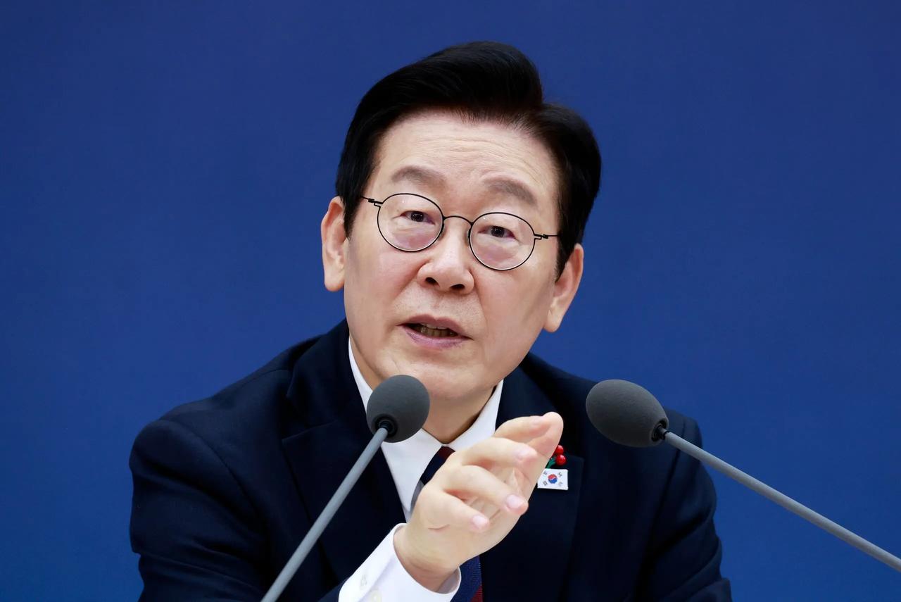 大家有没有发现一个现象？每当我们快要推进祖国统一，准备解决台湾问题的时候，朝鲜半