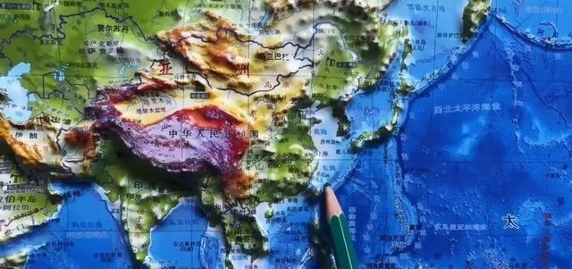 中国敢不敢登船查美国运往台湾的军火，美国在赌中国不敢，如果我国真敢查美国运往台湾