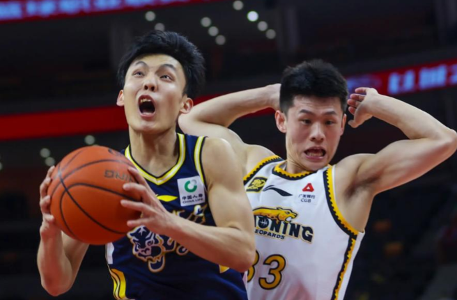 CBA大交易来了！辽宁男篮国手后卫离队，投奔张庆鹏，刘子庆出手这波CBA的
