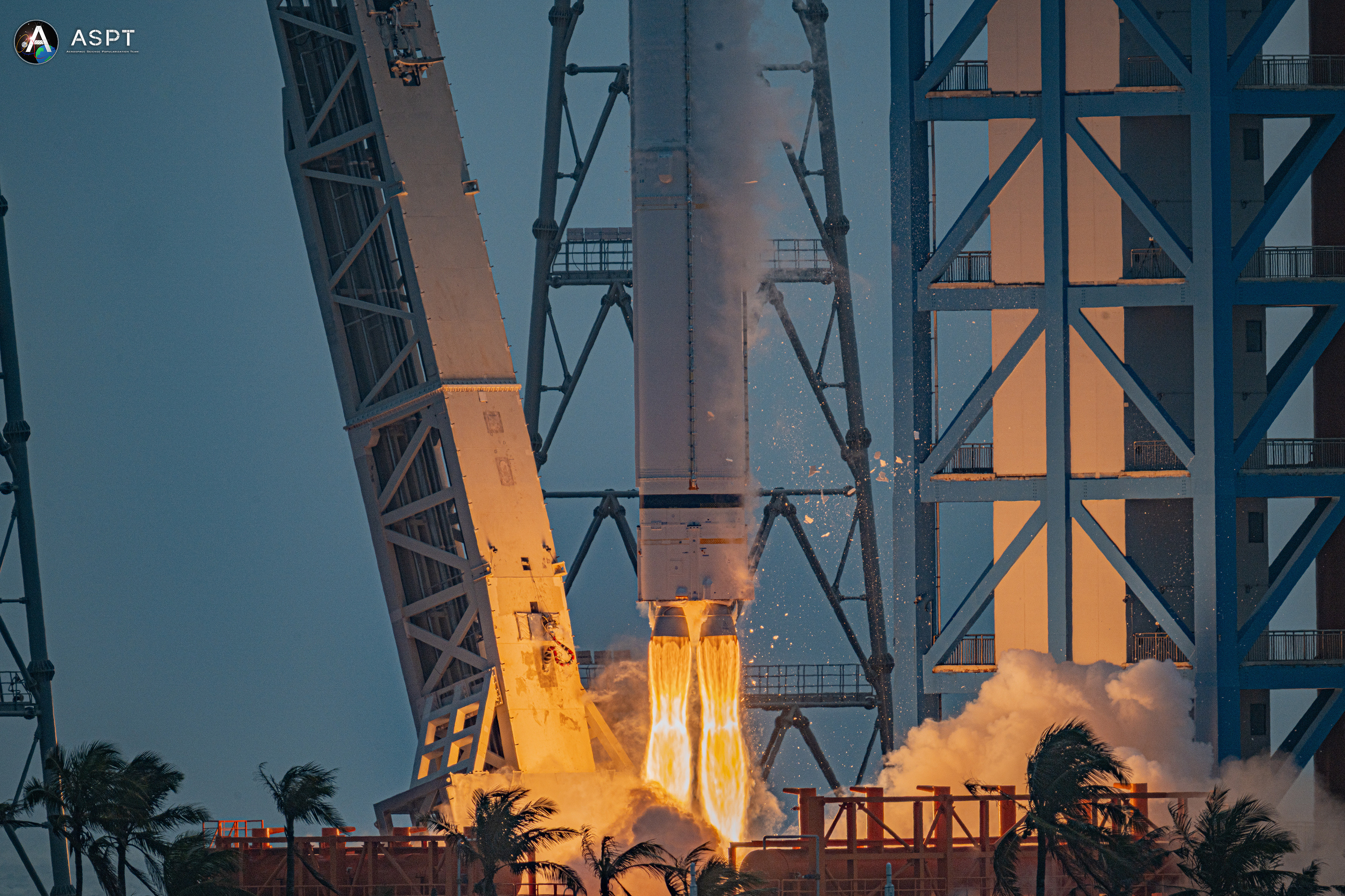 2025年11月10日10时41分，长征十二号运载火箭在海南商业航天发射场点火升