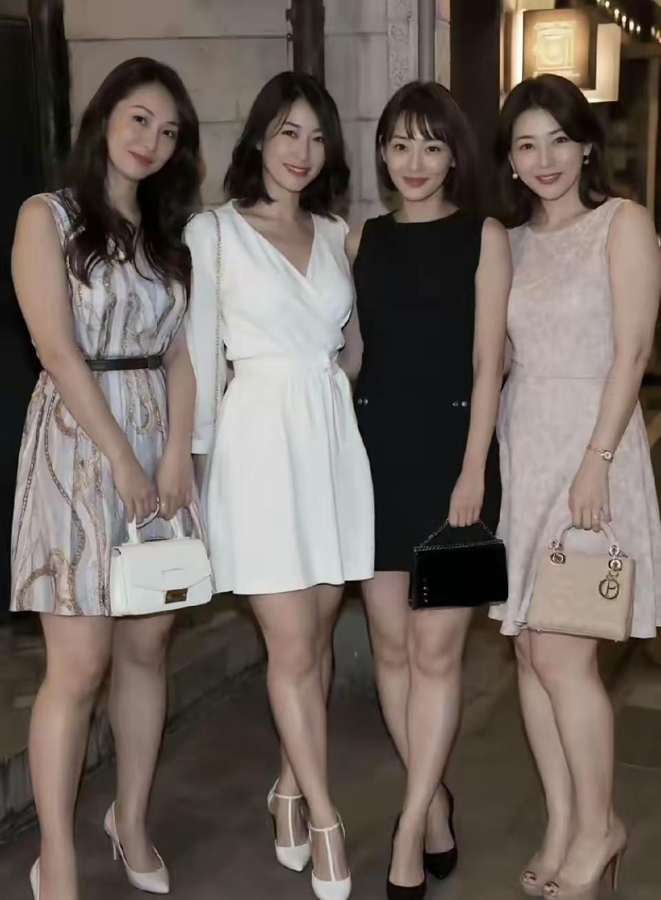 这一看都是有钱名媛。
