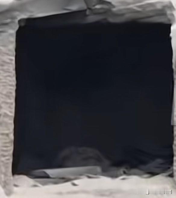 重庆悬崖发现干尸后续，从通报里3个细节来看，这事还真不寻常……1、这个悬崖