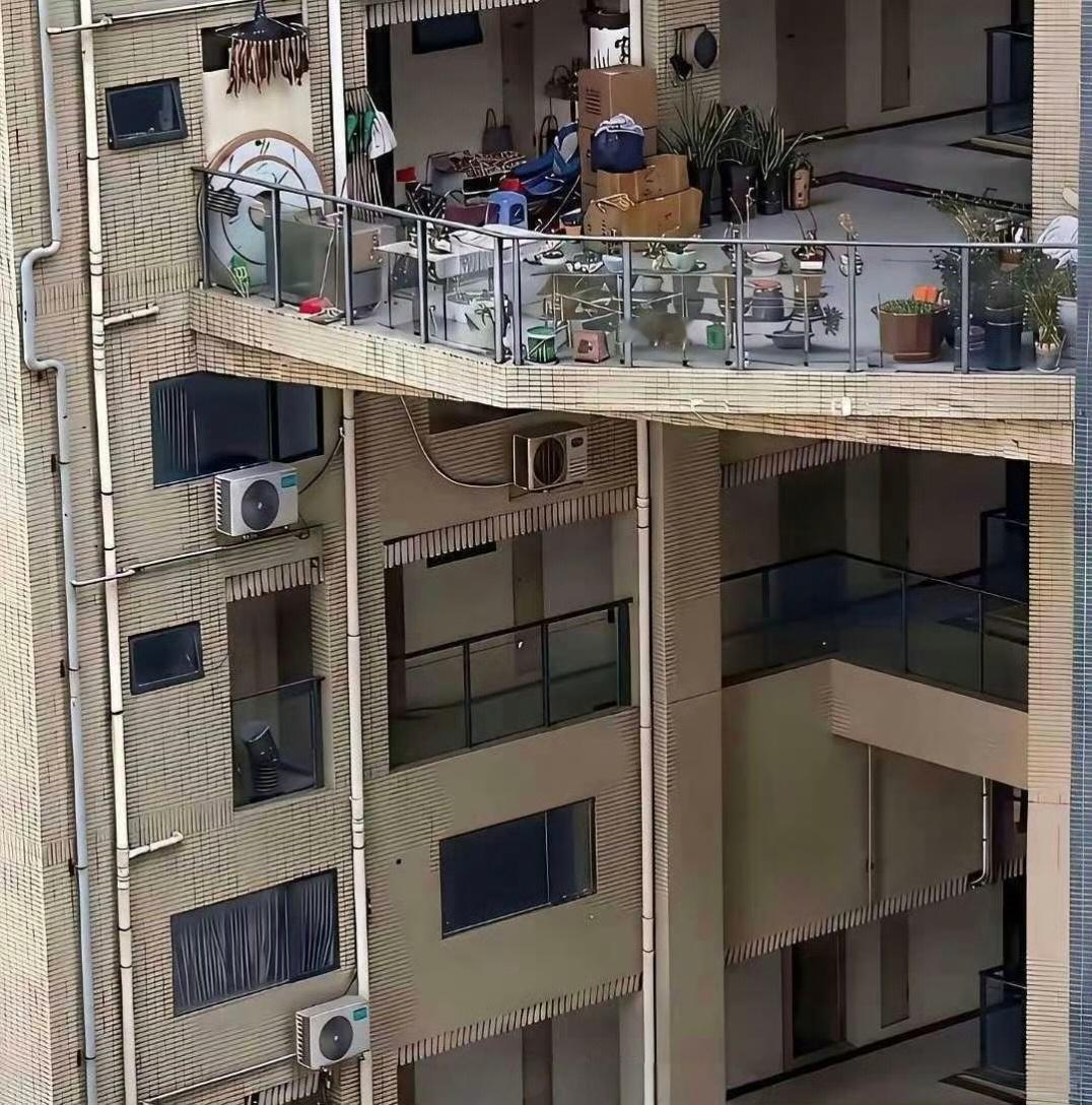 “买房时给多5万能把这阳台给您，你愿意吗？”