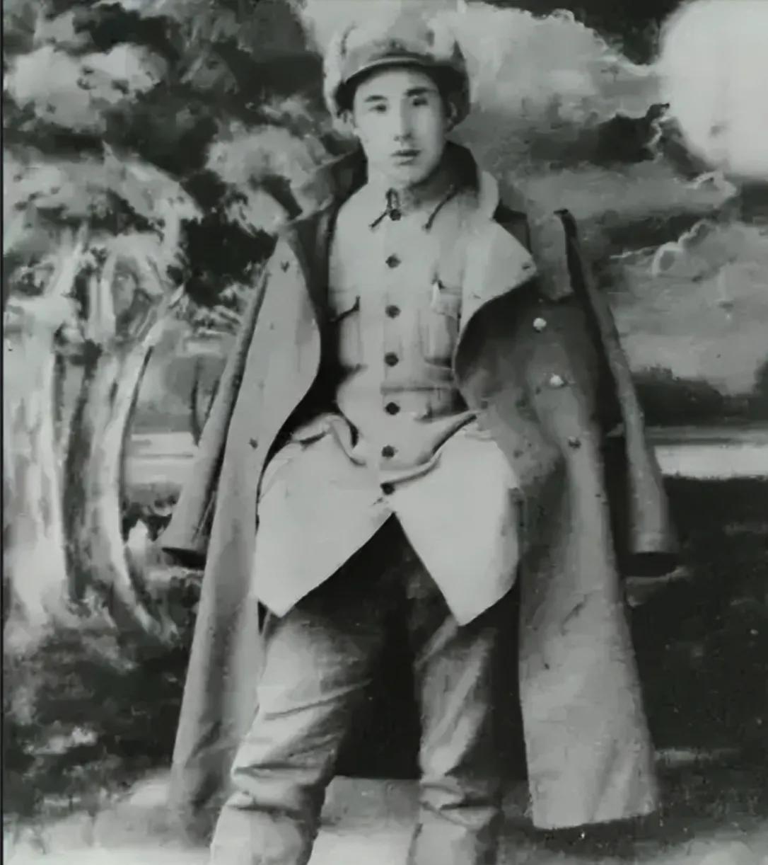 1949年，三野参谋长夫妇遭遇土匪围攻，不幸遇难，粟裕得知后，拍桌而起：“调主力