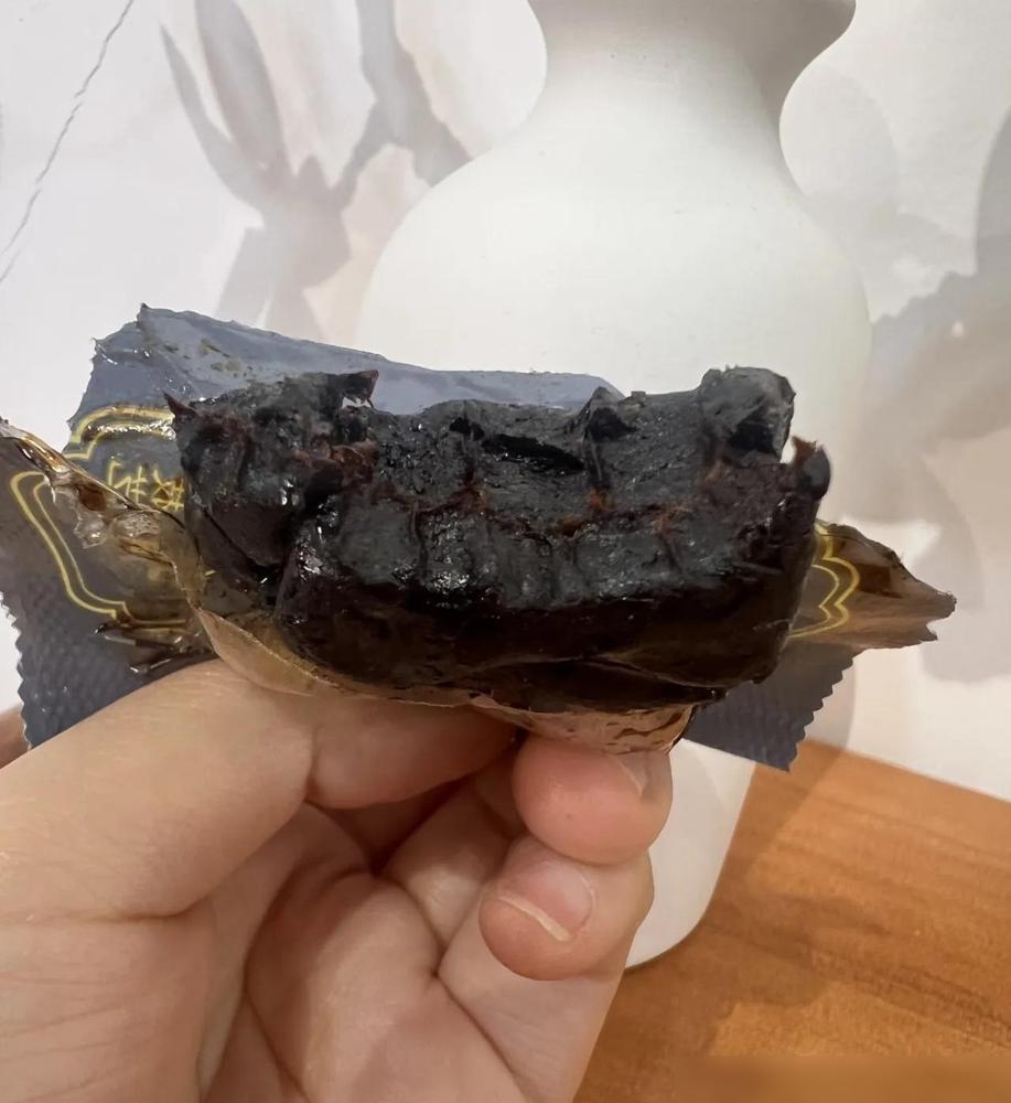 最近刷到好多人在吃黄精，我也忍不住跟风试了试。说实话，一开始真没抱太大希望，总觉