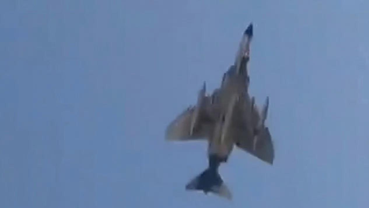 伊朗派出F-4战斗机与米格29战斗机护航抵达德黑兰的巴基斯坦代表团！这是对特朗普