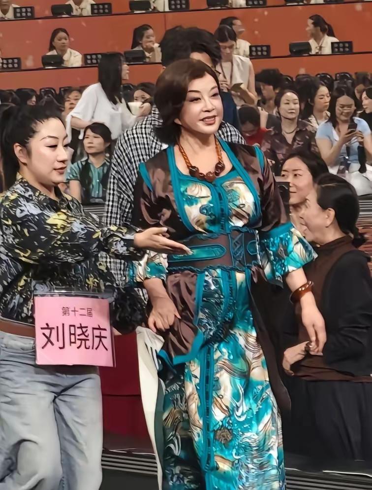 我朋友是医生，她跟我说了句大实话，像刘晓庆这样，75岁了，还能拥有这么好的身