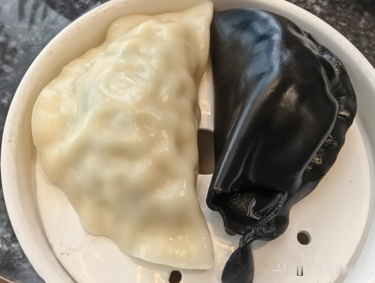 这次在烟台玩，照着酒店给的餐饮指南，把福来齐、八百海里、胶东菜馆、李氏疙瘩汤几家