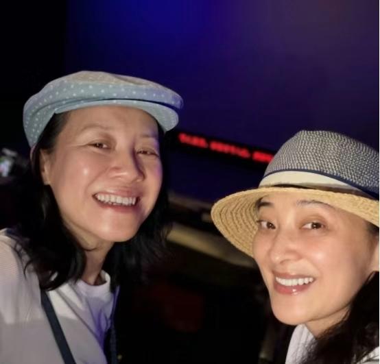6月2日，梅婷和刘琳一起上热搜了，原因是两个人一起过儿童节，还接连发了动态，表示