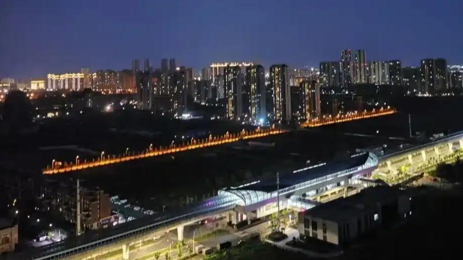 武汉一位程序员，5年如一日，每天在路上要耗掉5个小时。听着离谱，但真有人这么扛