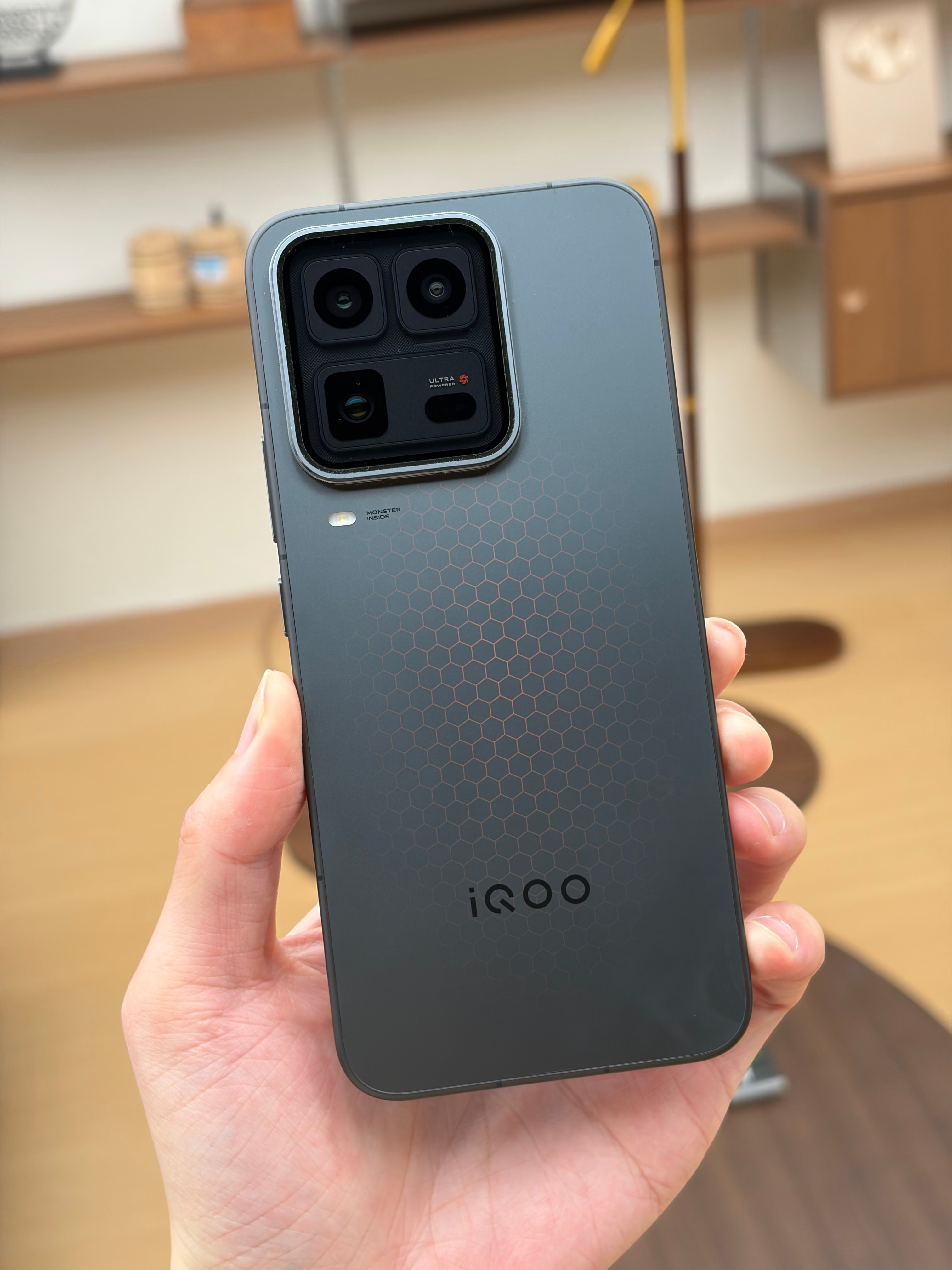 再过两天iQOO15Ultra可能就不是现在这个价格了，我基本每天都用这台手