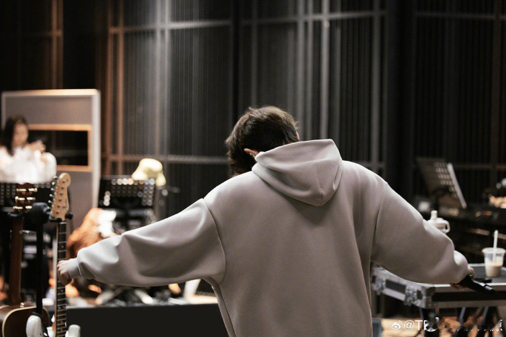 王源猜猜我跳的这是哪首歌王源排练进行时王源