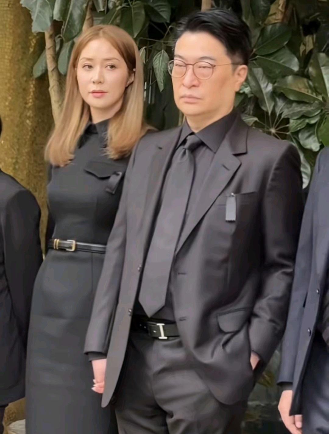 徐子淇14岁的时候，就被母亲安排进娱乐圈，目标很明确，为将来嫁入豪门铺路。