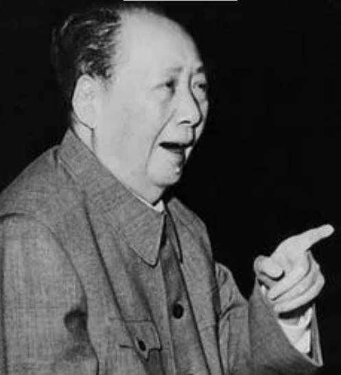 1961年，毛主席和周总理大吵一架，随后毛主席反问一句:“你吃了吗?“就让周总理