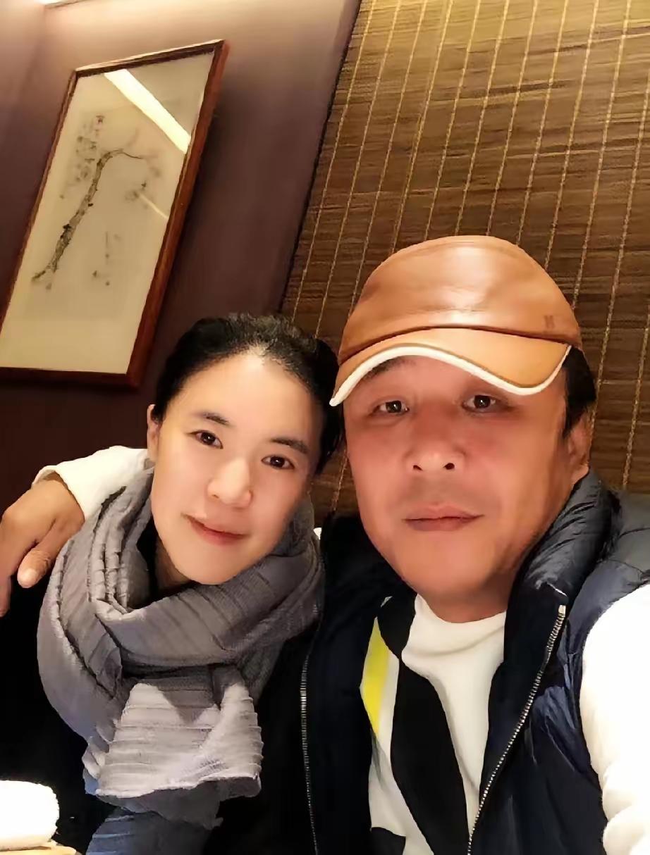 可别小看了郭斌和王楠两口子，酷爱高调发声，要的就是社会影响力，不用花钱打广告，网