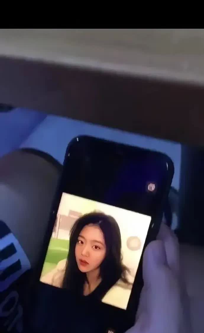 男子和网恋半年的女友见面，刚一面，他就想逃离。网友：真不识“货”，这才是