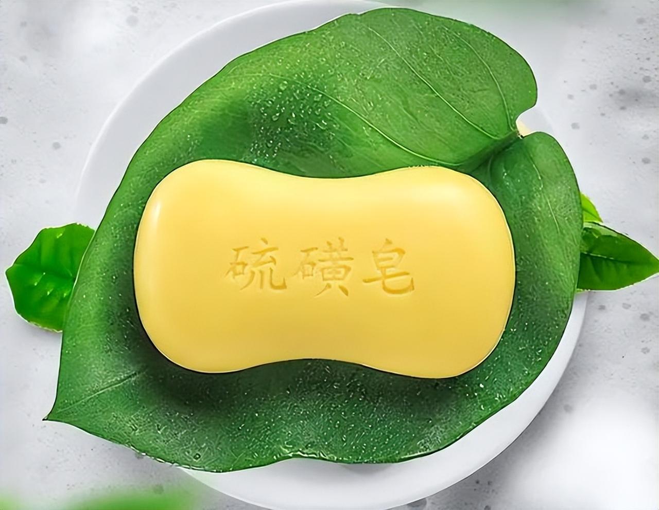 湖南一女子用“硫磺皂”洗头，坚持半年后，头皮出现了这8个变化头发老出油、头皮