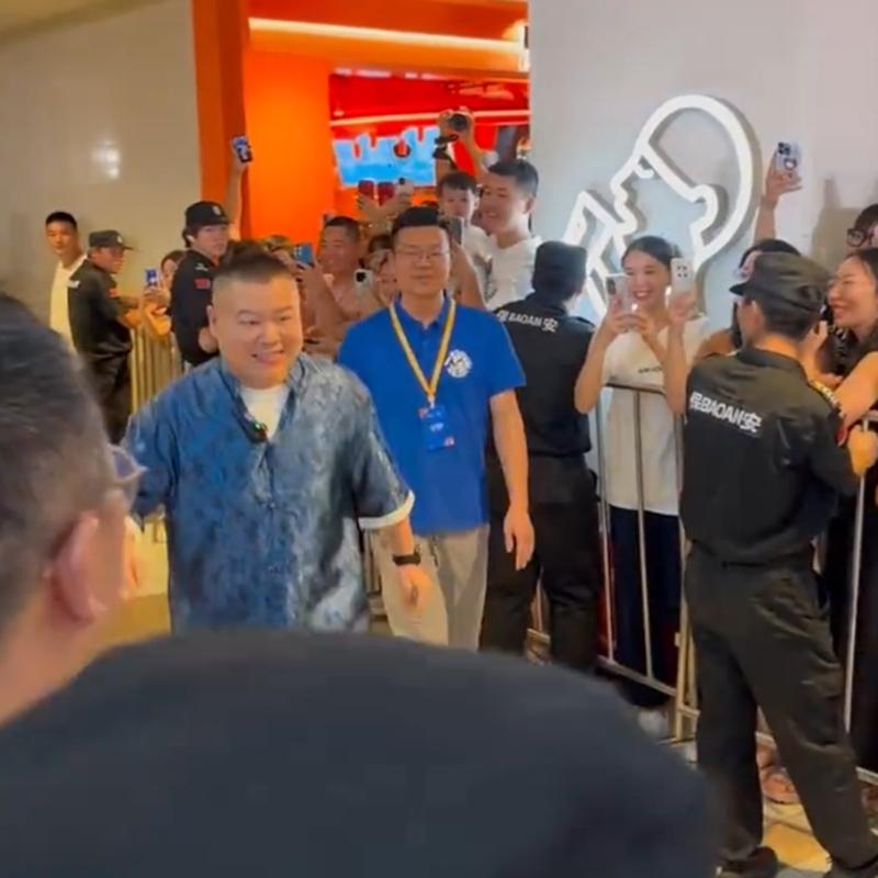 岳云鹏的人气、热度，同行只有羡慕的份！7月19日晚，岳云鹏在沈阳举办4000人相