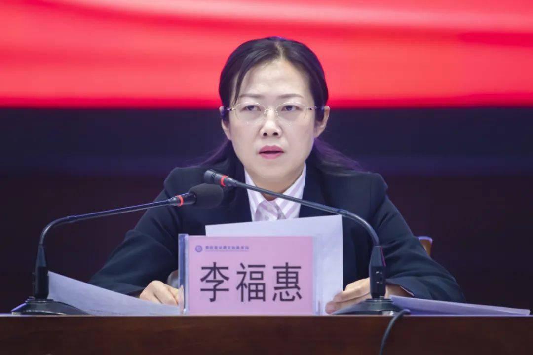 通报里那八个字，性质严重，影响恶劣。看完清单就知道一个字没写重：党的六大纪律，除