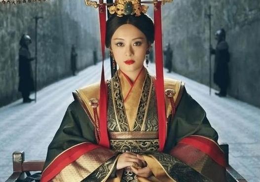 说出来你可能不信，是实打实的“婆媳”亲戚！同样是秦国太后，同样在深宫里搅动