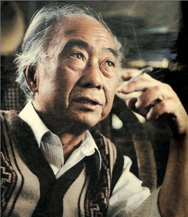 “十年”期间，著名作家汪曾祺因排演样板戏的关系，与旗手有近距离的接触。据说，汪曾