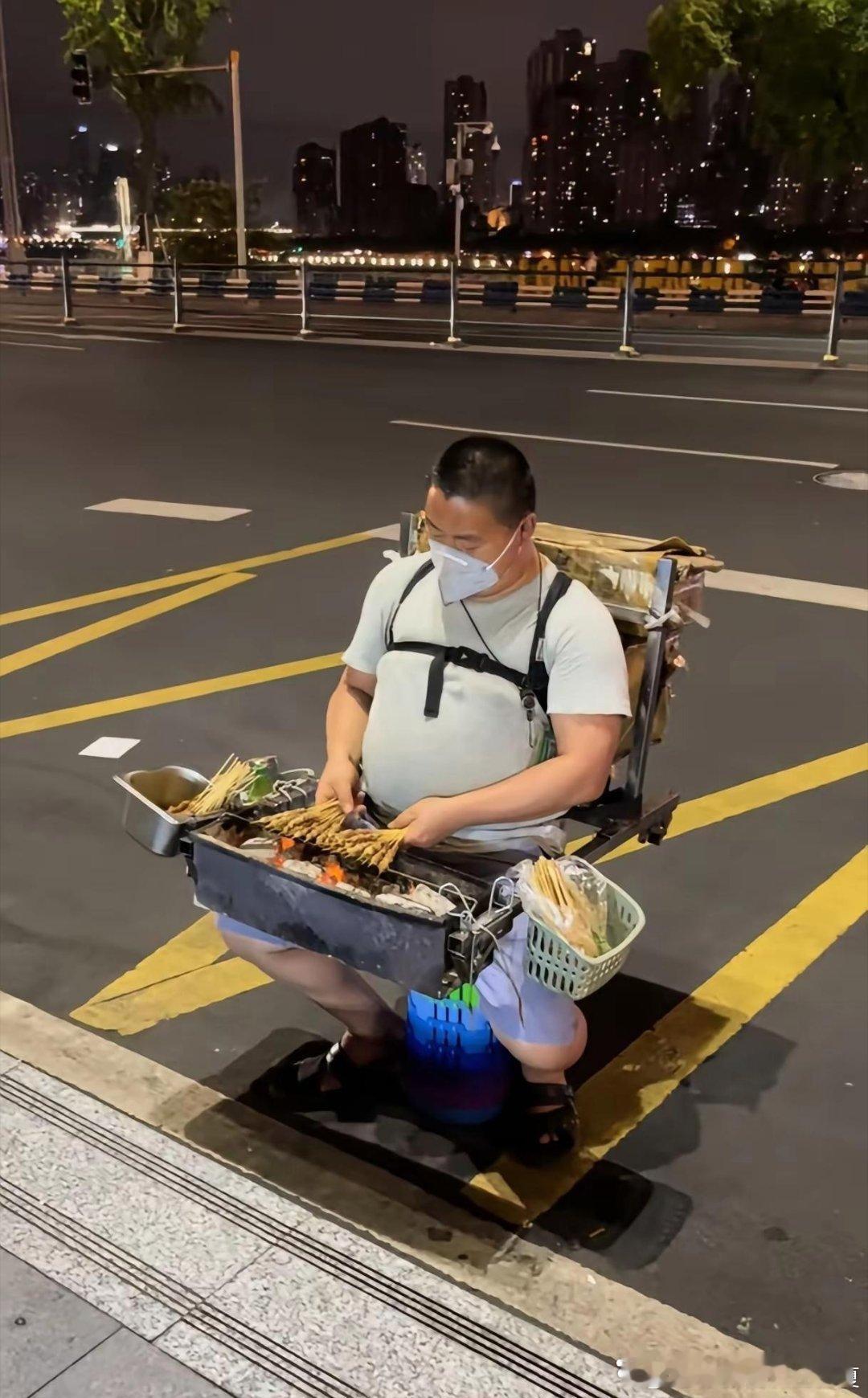 强者从不抱怨环境[赞]​​​