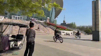 山东菏泽，14岁的男孩跟着同学出门玩，父母在外打工，平时跟着奶奶生活，当天家里事