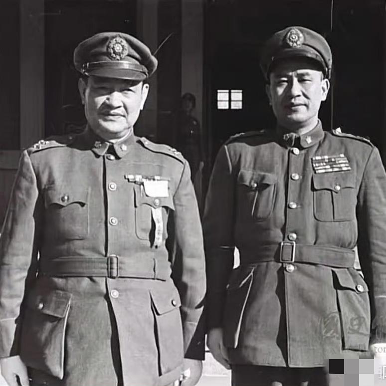 1948年，白崇禧和程潜将军，一张罕见的合影，照片中的他们并肩而立，众所周知，程