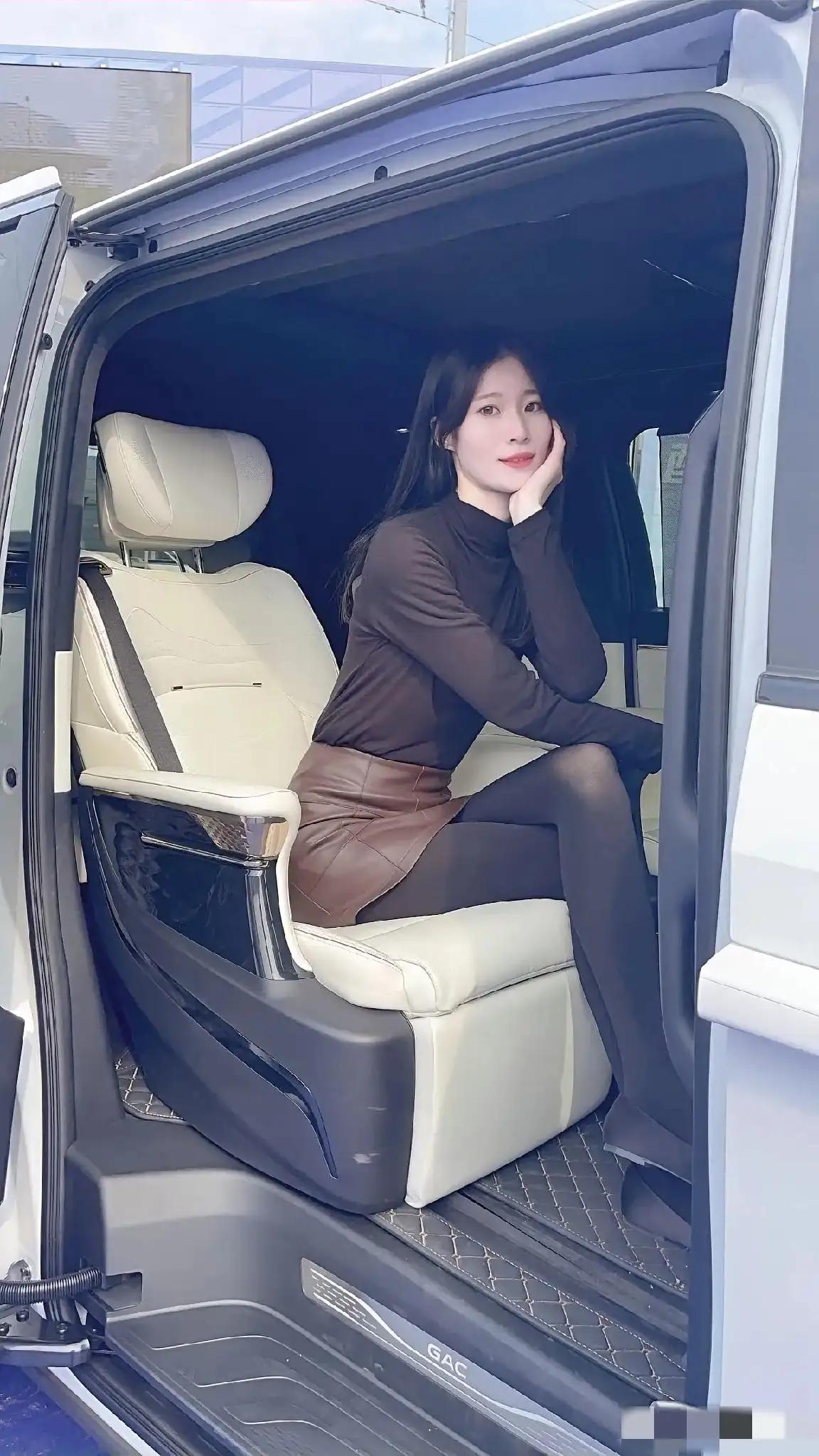 听我一句劝，买MPV不纠结：1、50万——腾势D92、35万——买丰田格瑞