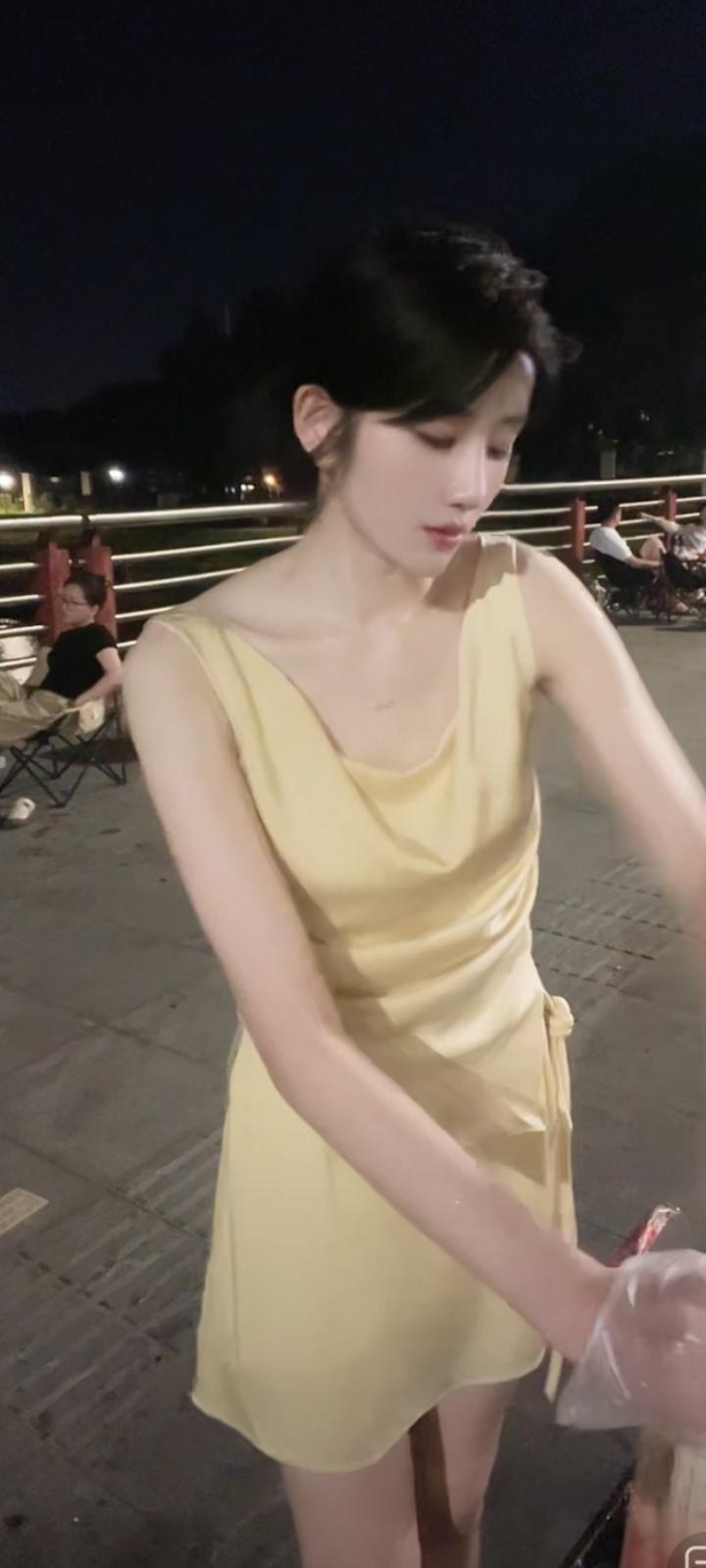 夏日生活打卡季 我学会了和遗憾和解，和过往释怀，唯独对你的思念无法放下。它藏在烟