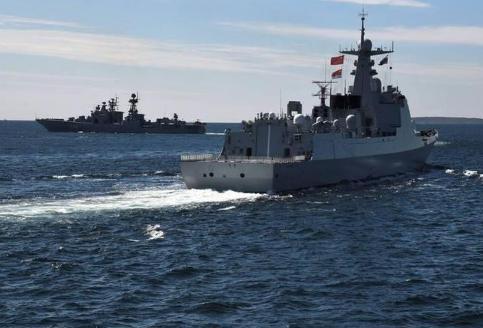 日本懵了！中国动真格的了！小日子遭三重打击！日本这次终于尝到苦头了。