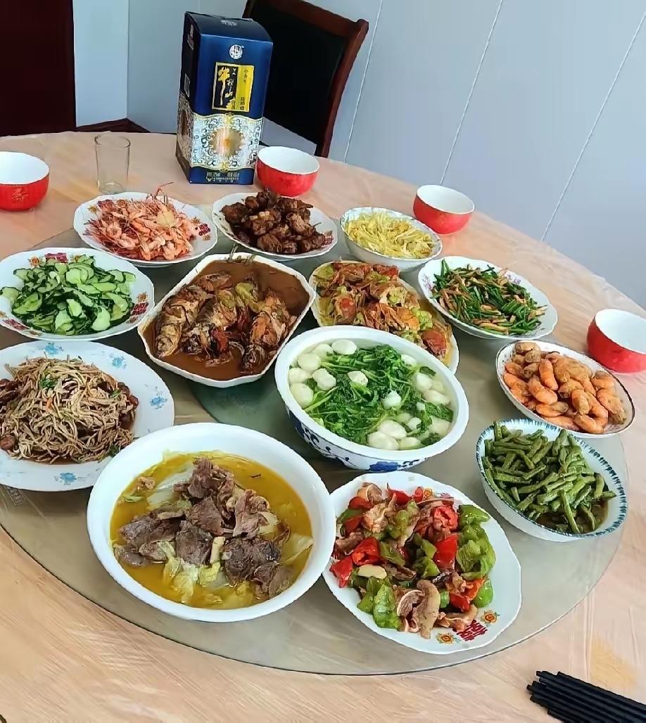 鱼的做法很多，每一个地方都有自己独特的特色美食文化，大家看看这桌菜的做法，是那里