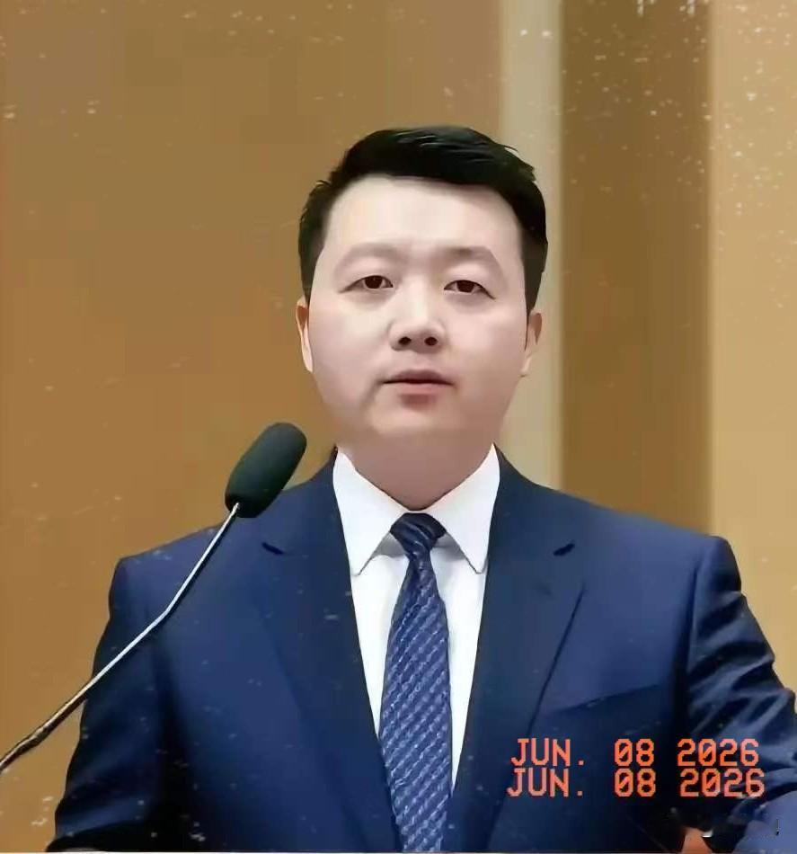 罗鸿提了个建议，直接捅了马蜂窝。他说：你搞婚外情生的孩子，凭啥还能来分合法家庭