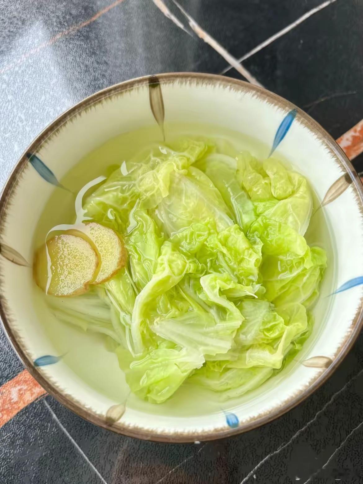 道家四秘之一：白菜煮水道家上清派“上清四秘”中，白菜独得“碧玉金丹”的美名，稳居