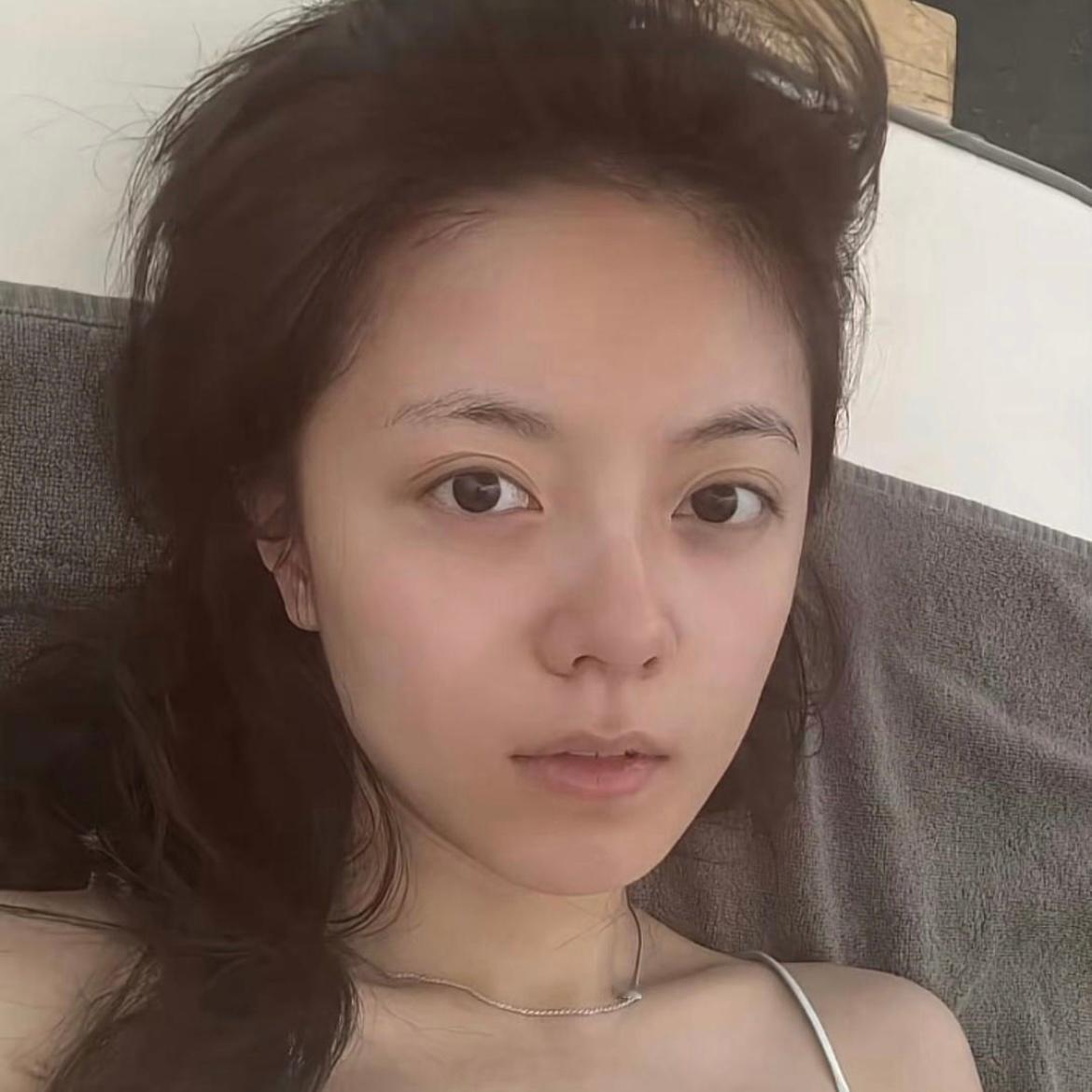 女明星的素颜照，感觉和化完妆后没什么区别​​​