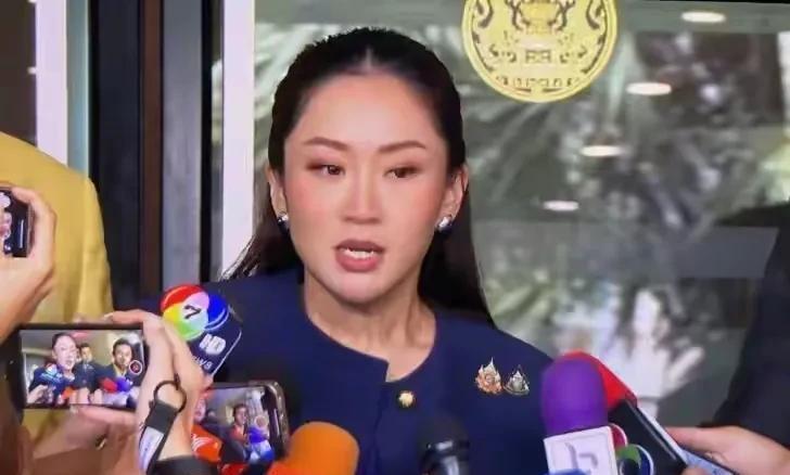 柬埔寨洪森承认泄露“私密通话录音”！泰总理佩通坦痛哭流涕！泰柬边境纷争升级之际