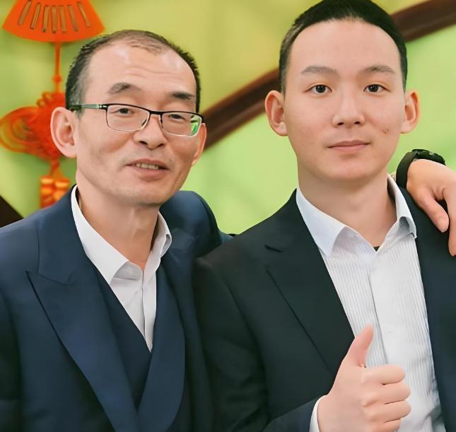 张书是谢岳谢浩男父子相认的见证人，如今他又来替谢岳澄清了。张书过去已经多次替谢