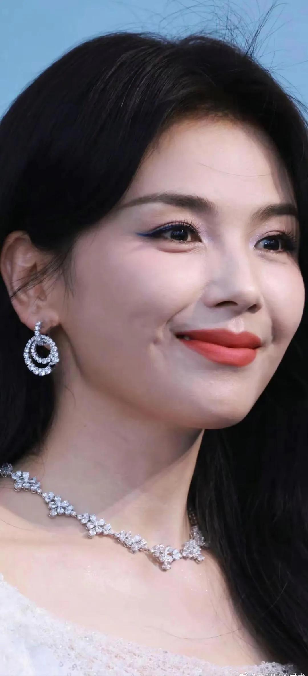 刘涛怼脸生图太绝了！46岁状态依旧能打✨刘涛这组怼脸生图真的鲨疯了！高清