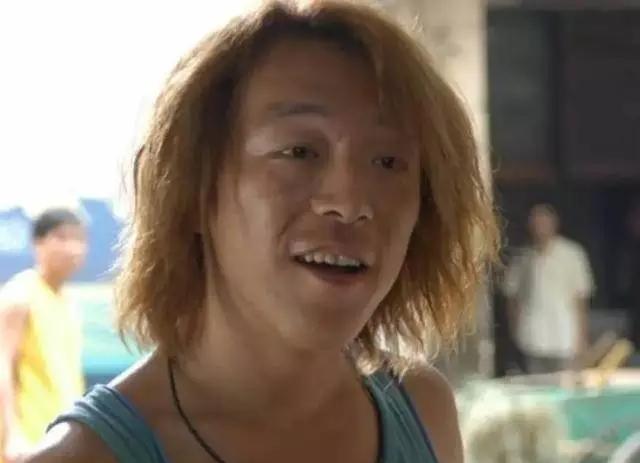 51岁黄渤近况曝光百亿身家换不回家人安康钱再多又如何？51岁的百亿影帝黄渤