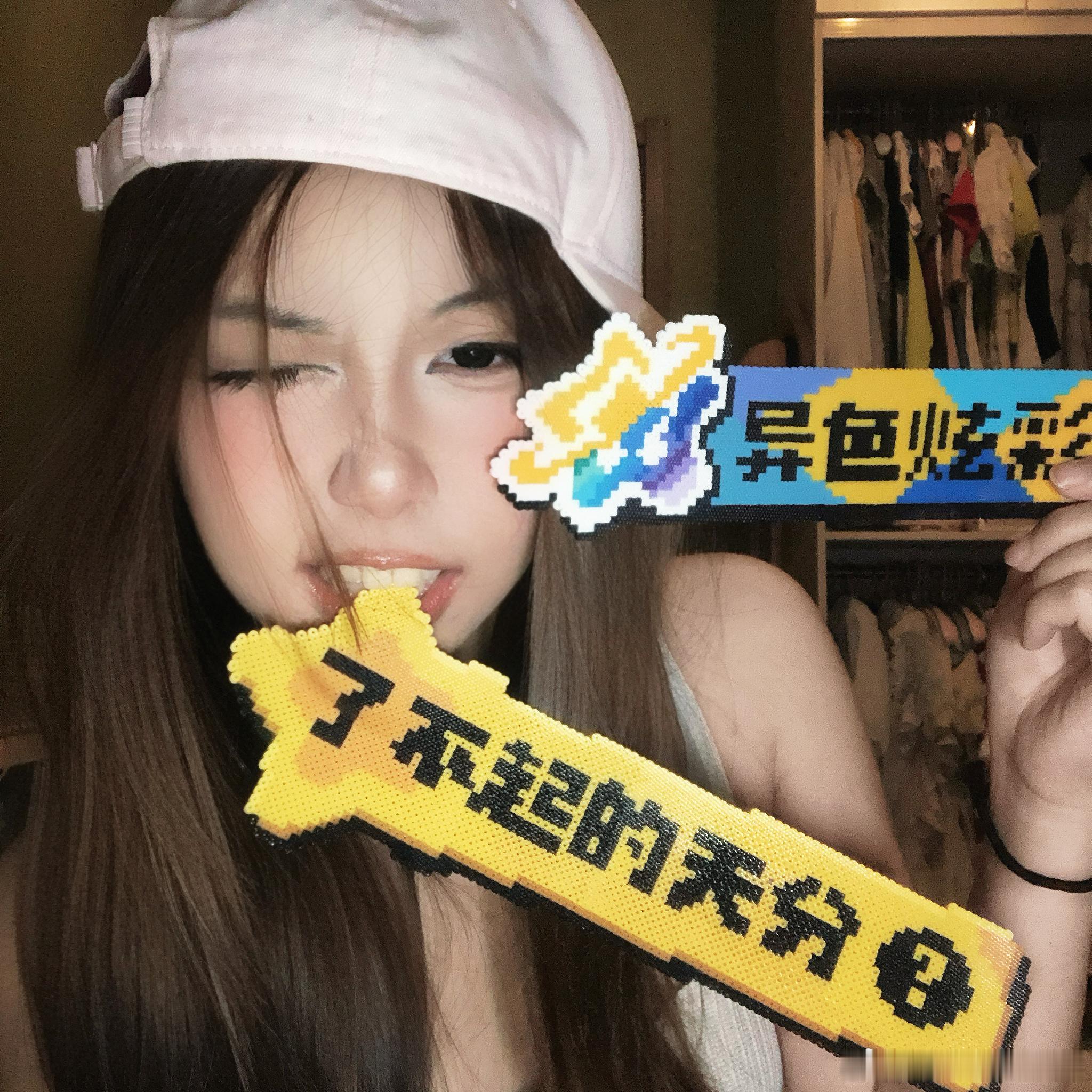 这个O还有两幅面孔呢（人格裂为：了不起异色炫彩版、清纯美丽版、哭泣鼻孔张大版…今
