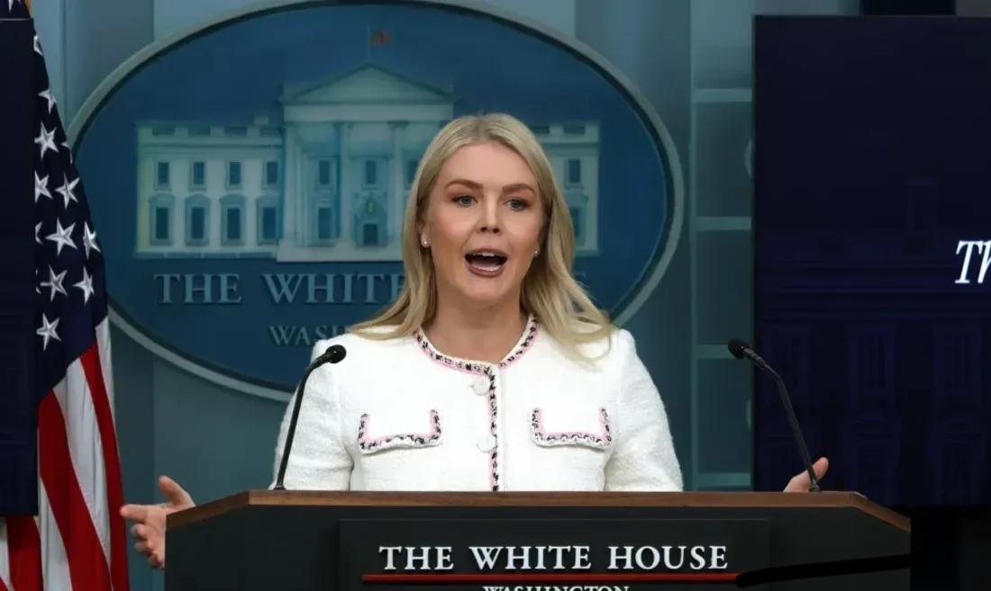 就在刚刚白宫：取消印度50%关税惩罚今天凌晨，卡罗琳在例行记者会上对外表示