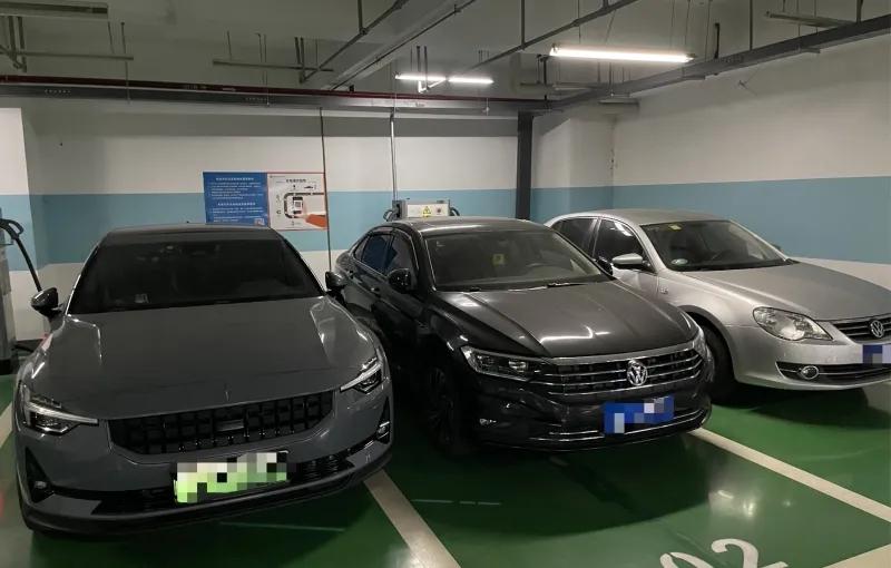 为什么商场停车场的车位越画越窄？车子越来越大，停车却越来越难？先说结论，这不
