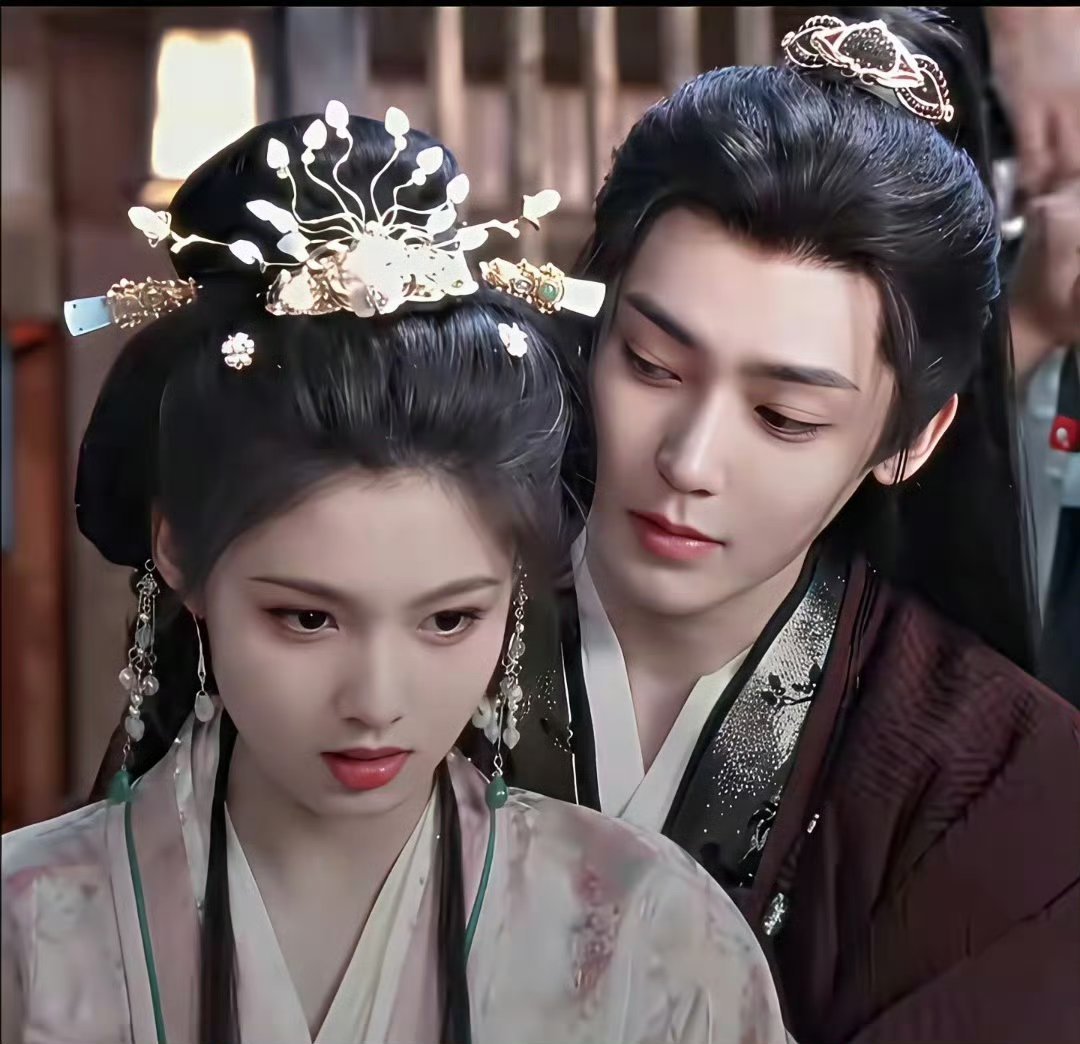 啊艾米都演女主了吗…男主是侯明昊，女主17岁，男主28岁，11岁年龄差，总感觉艾