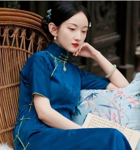 1961年，58岁的马步芳对18岁的七姨太说：“把你妈妈和两个妹妹叫来伺