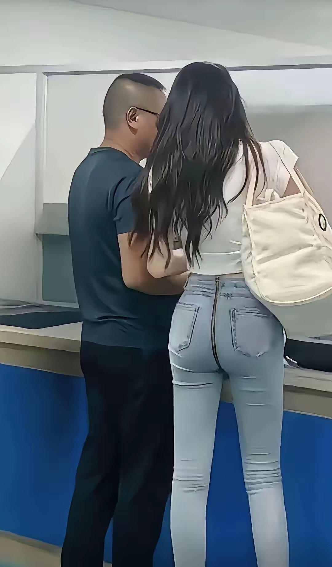 这设计师是哪里来的？不会是从法国LV进修来的吧。