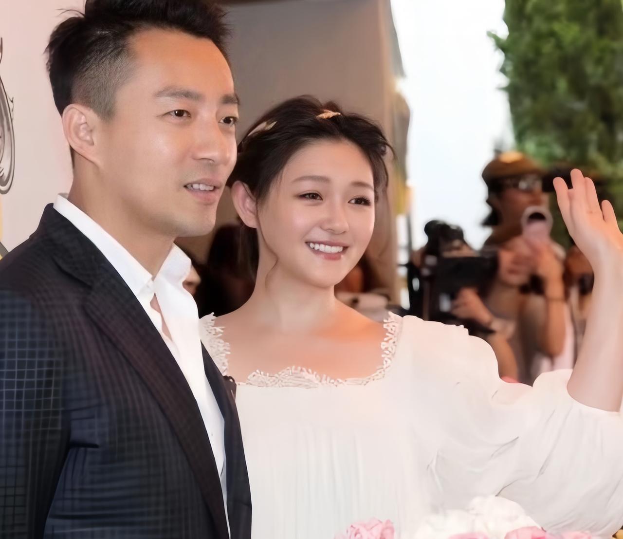 其实汪小菲和大S到后来，面相都变得越来越温和面善，状态也越来越好，甚至越来越有夫