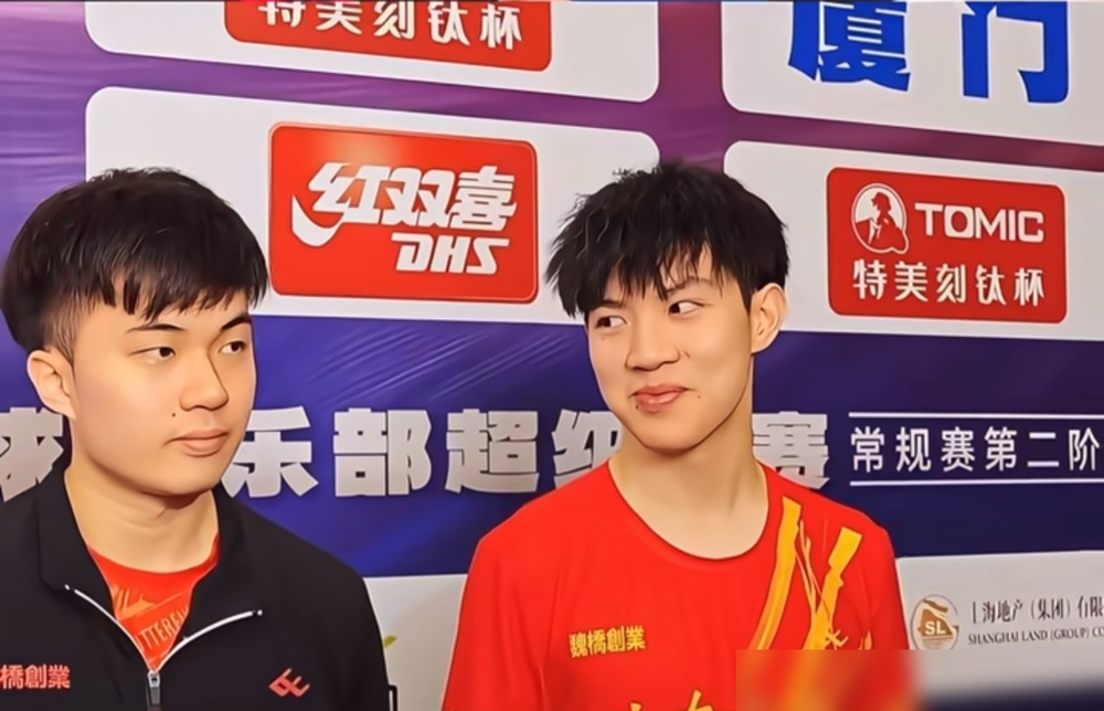 决胜局10-8，手握两个赛点，黄友政手里的球突然软了。3个赛点，一个没抓住，被林昀儒15-13翻盘，